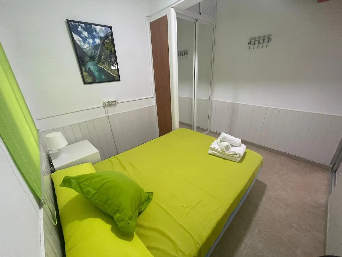 Apartamento Cerca Del Centro-Parking En La Puerta Fuerte Apartment Malaga