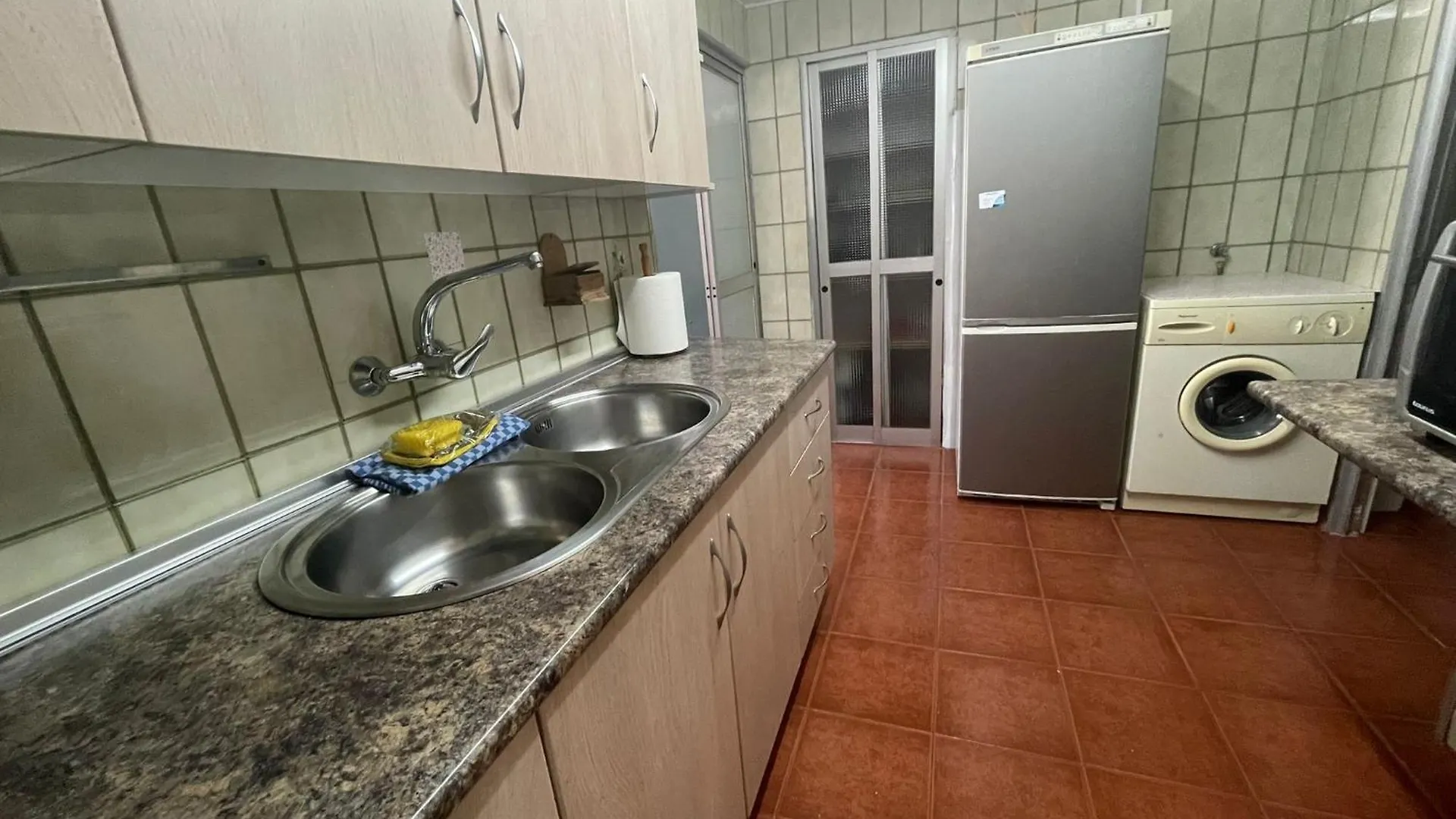Apartamento Cerca Del Centro-Parking En La Puerta Fuerte Apartment Malaga