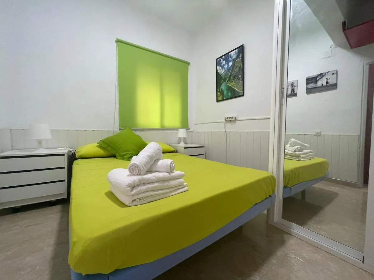 Apartamento Cerca Del Centro-Parking En La Puerta Fuerte Apartment Malaga