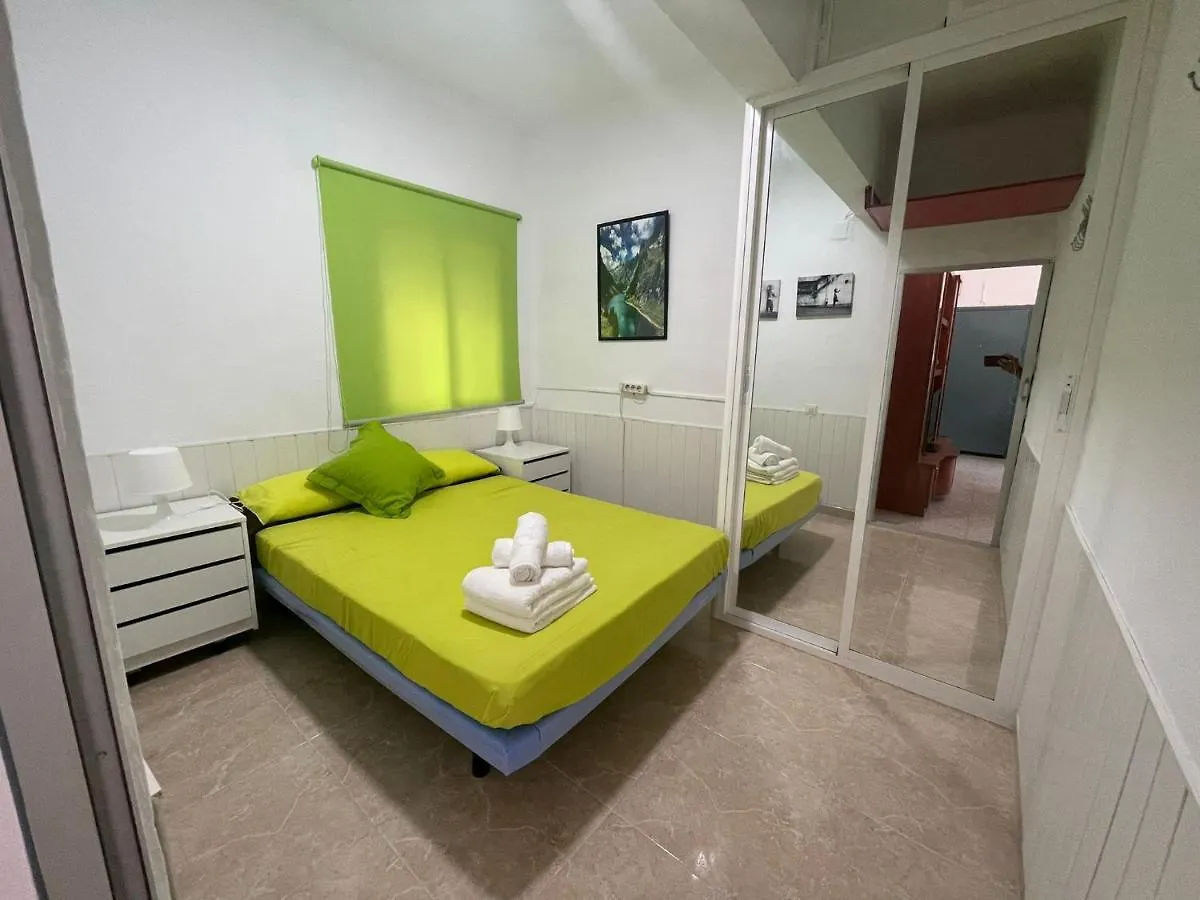 Apartamento Cerca Del Centro-Parking En La Puerta Fuerte Apartment Malaga