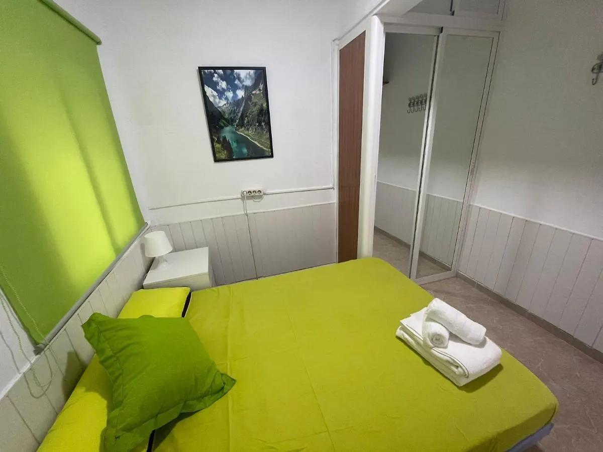 Apartamento Cerca Del Centro-Parking En La Puerta Fuerte Apartment Malaga
